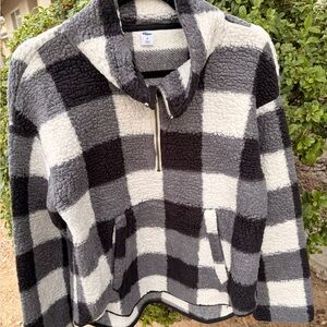 Black and white buffalo plaid fleece sherpas quarter zip pullover